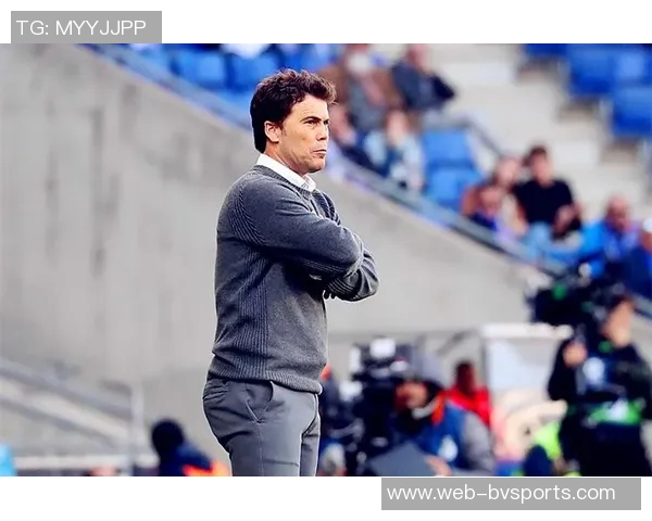 比尔西蒙斯看好黄蜂前景期待三球表现提升赢得球迷信任 比尔西蒙斯看好黄蜂前景期待三球表现提升赢得球迷信任