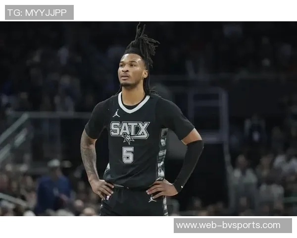 马刺新赛季球衣正式发布卡斯尔亲自试穿展现独特魅力与设计风格 马刺新赛季球衣正式发布卡斯尔亲自试穿展现独特魅力与设计风格