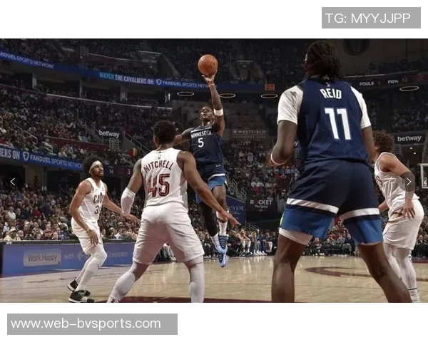 亨特首发表现抢眼24分钟内高效20分助球队赢得胜利 亨特首发表现抢眼24分钟内高效20分助球队赢得胜利