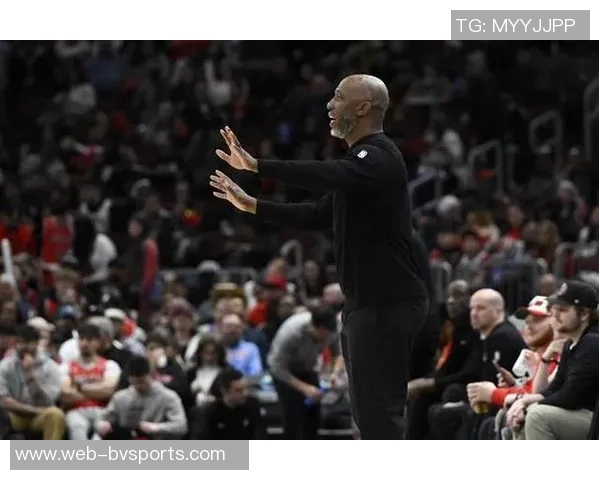 比卢普斯谈季前赛首发轮换希望球迷理性解读球队策略