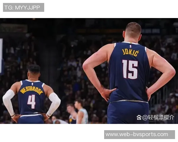 特纳三分球表现惊艳队友鼓励他勇敢投篮展现新风采 特纳三分球表现惊艳队友鼓励他勇敢投篮展现新风采