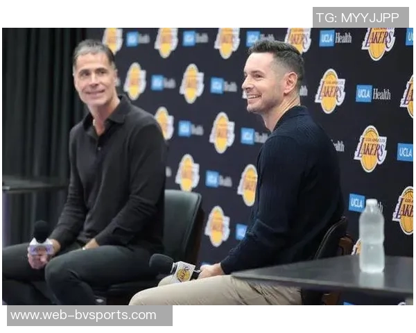 雷迪克透露揭幕战首发阵容剩余比赛将视情况而定 雷迪克透露揭幕战首发阵容剩余比赛将视情况而定