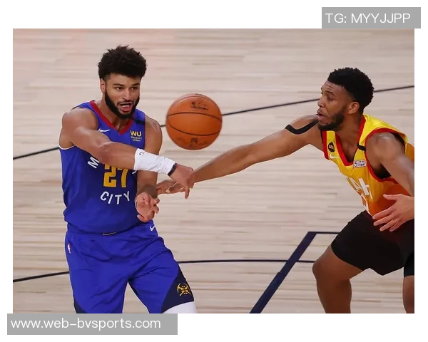 米切尔第三节伤退仅得15分2板2助球迷心痛不已遗憾难忍