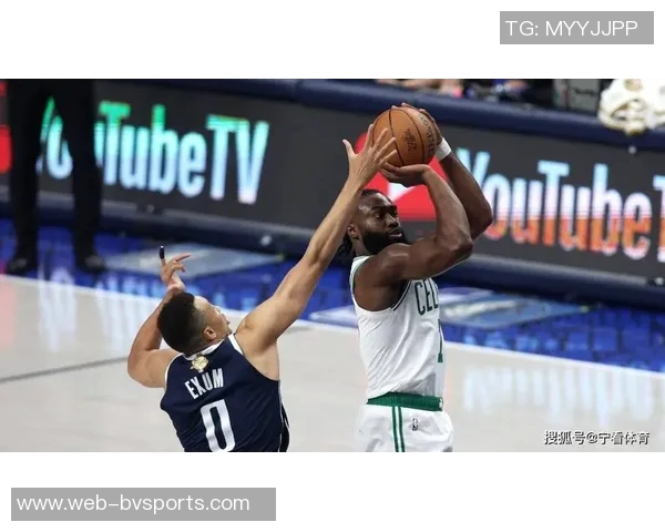 明天绿军客场挑战活塞杰伦布朗出战存疑怀特有望回归助阵 明天绿军客场挑战活塞杰伦布朗出战存疑怀特有望回归助阵