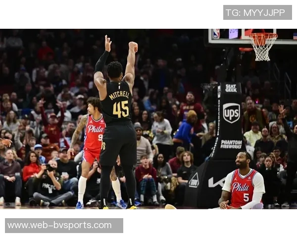 马克西表现不佳25投仅中7球贡献20分7助攻三分球命中率低迷仅2中8